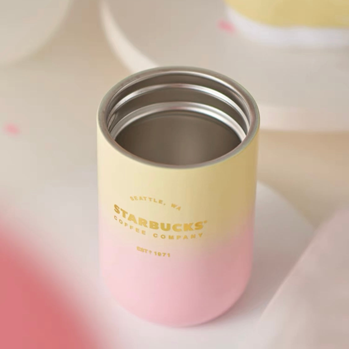 Starbucks China 2022 Summer dreamy garden Season 220ml pink and yellow gradient vacuum cup