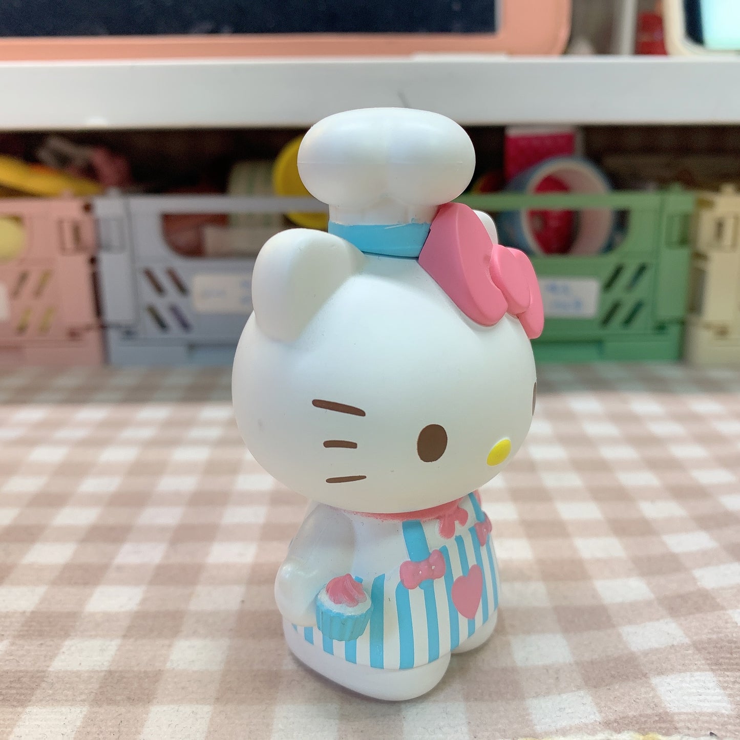 【PRELOVED and SALE 】POPMART × Sanrio Hello Kitty Career series blind box toy pastry cook