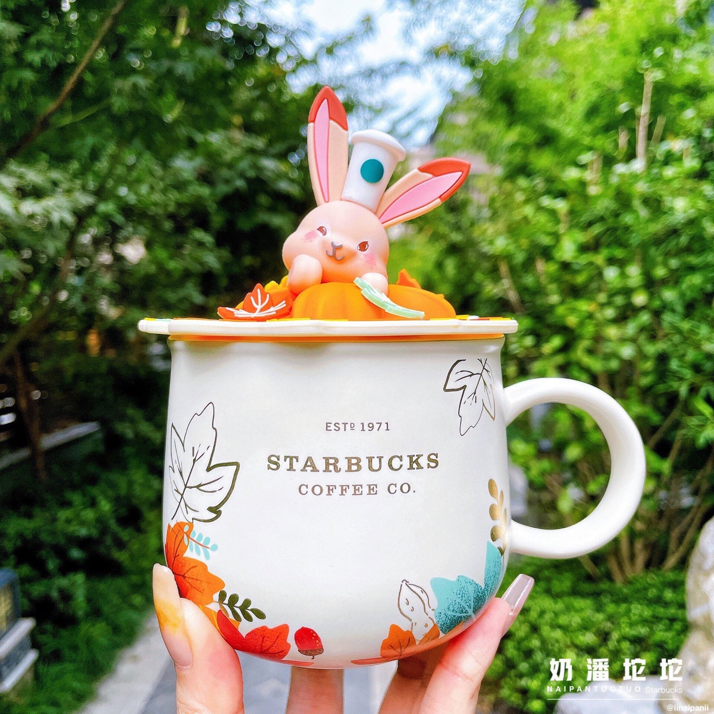 Starbucks China 355ml 2021 autumn forest maple leaves with rabbit ceramics mug