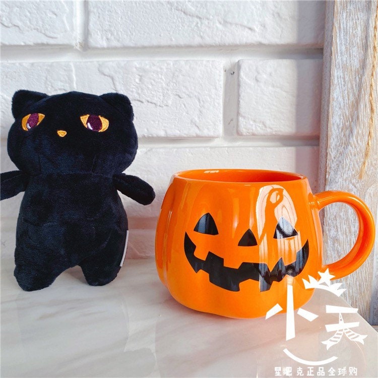 Starbucks China 384ml 2020 Halloween pumpkin mug with black cat chaining