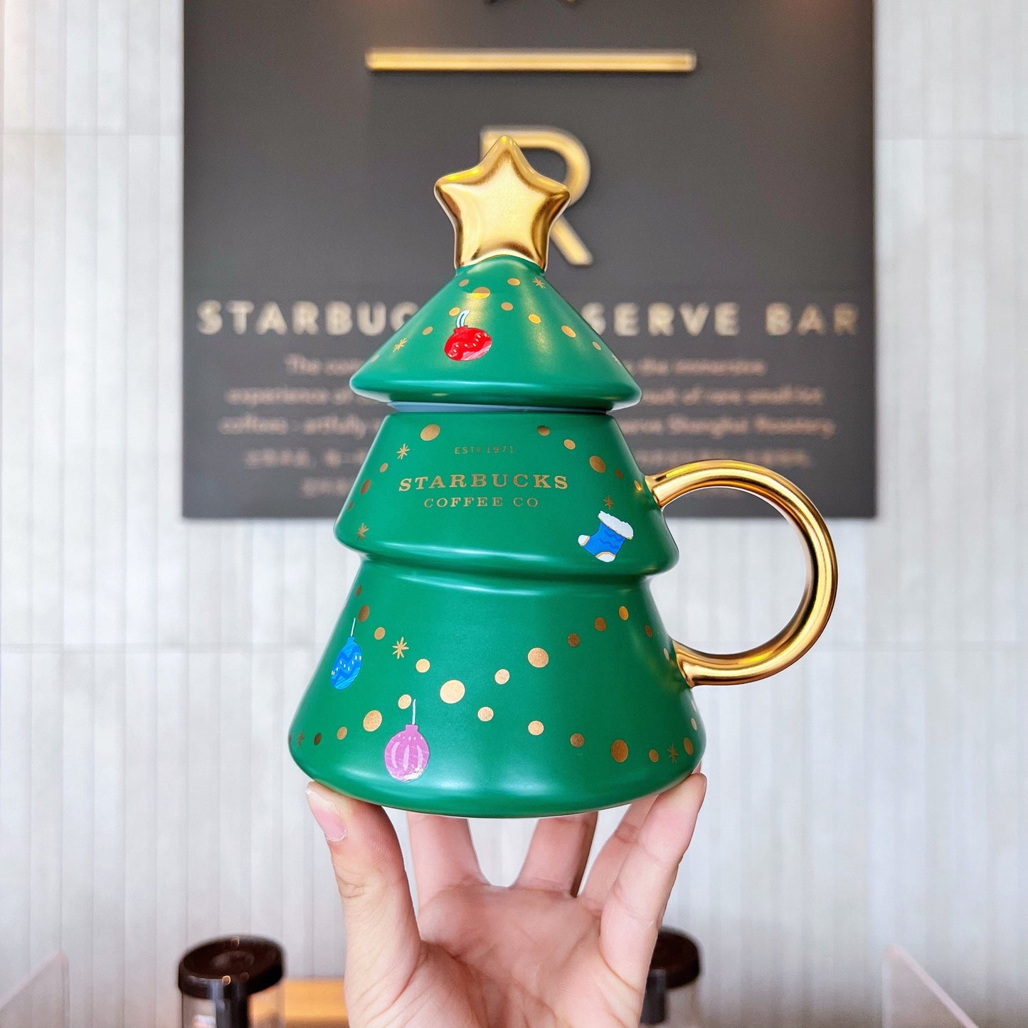 Starbucks China 414ml 2021 Christmas tree with coloured lights mug