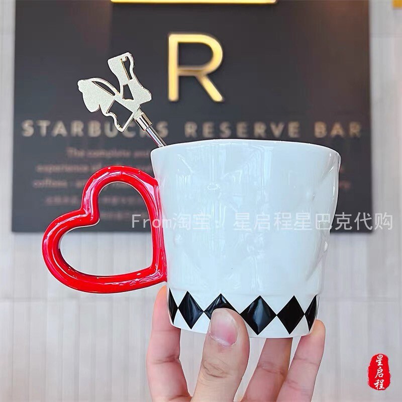 Starbucks China 390ml Valentine‘s Day chess series white&black chess board heart ceramic mug with stir bar